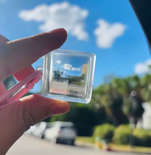 Blank Acrylic Pixel Filter Keychain, Transparent Frame Keychain, DIY Pendant Accessory for Bags, Graduation, Anniversary, or Couple Gifts (1 pc)